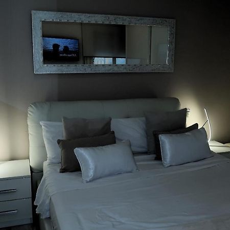 Entire Apartment , 2 Bedrooms Newly Remodeled Center Sitges Barcelona Exterior photo